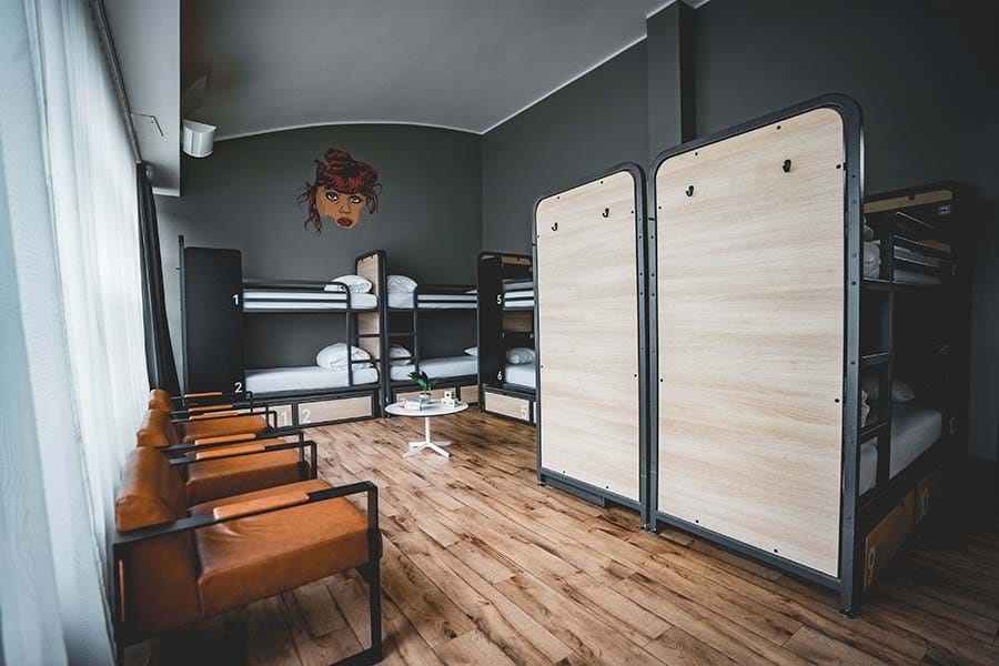 Privates 10–15-Bett-Zimmer – Gemeinschaftsbäder